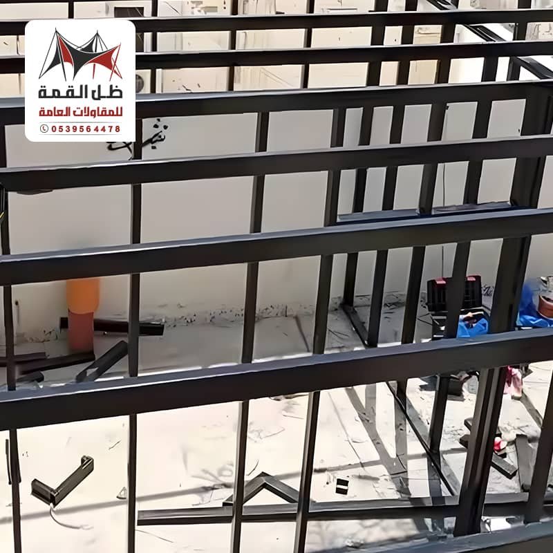 تركيب هيكل حديدي للملاحق